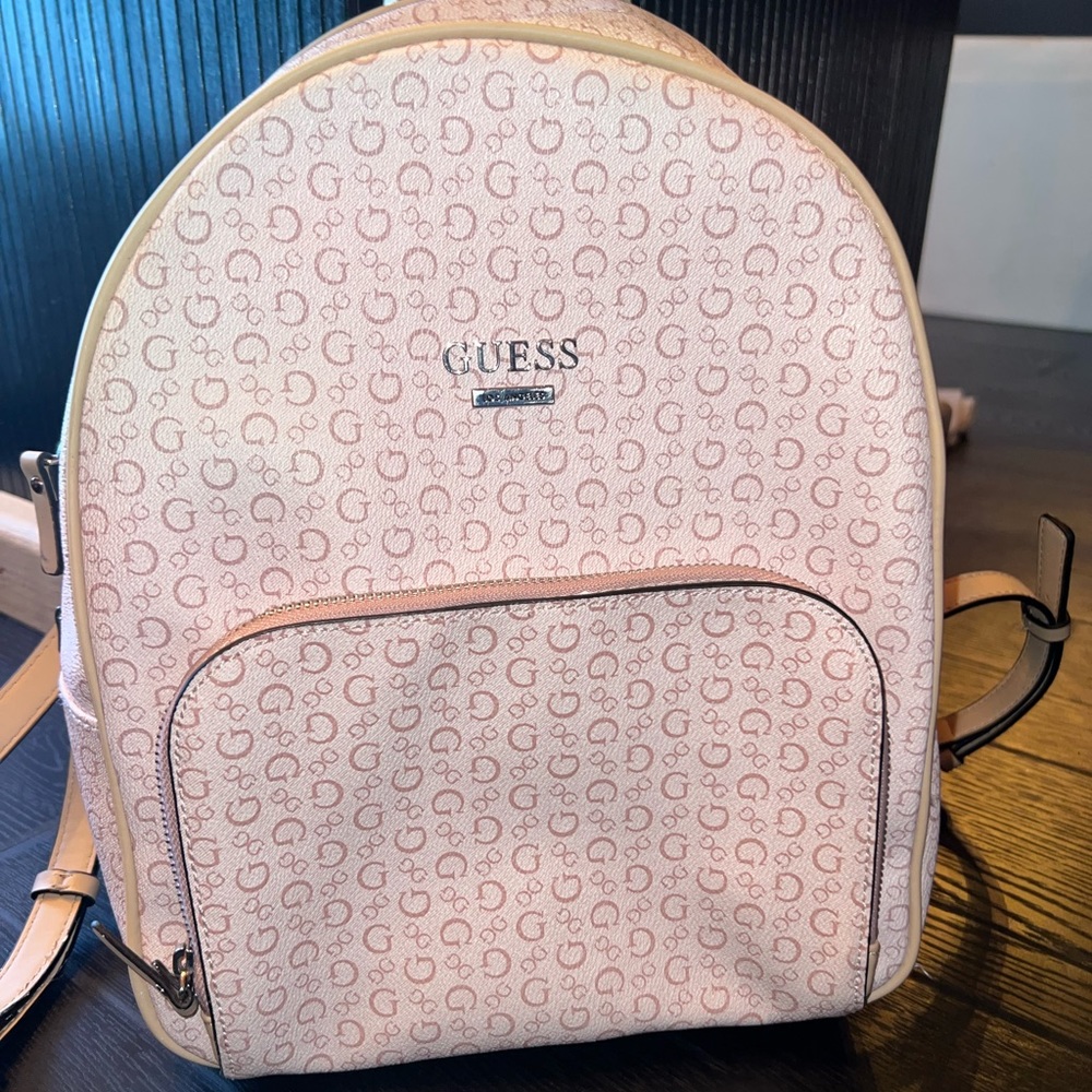 In good condition Guess book bag.